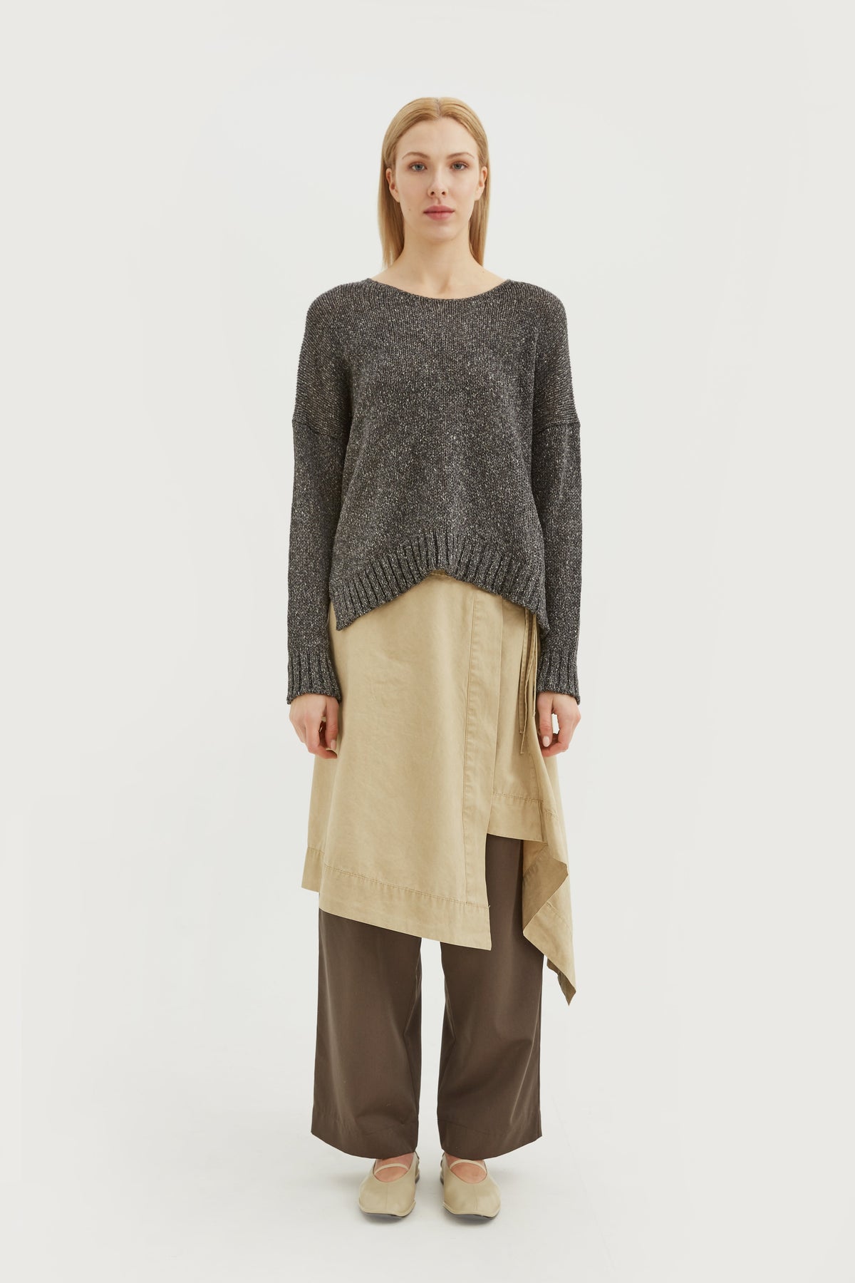 Lirio: Oversize-Pullover aus Baby Lama in Anthrazit | TASHAY
