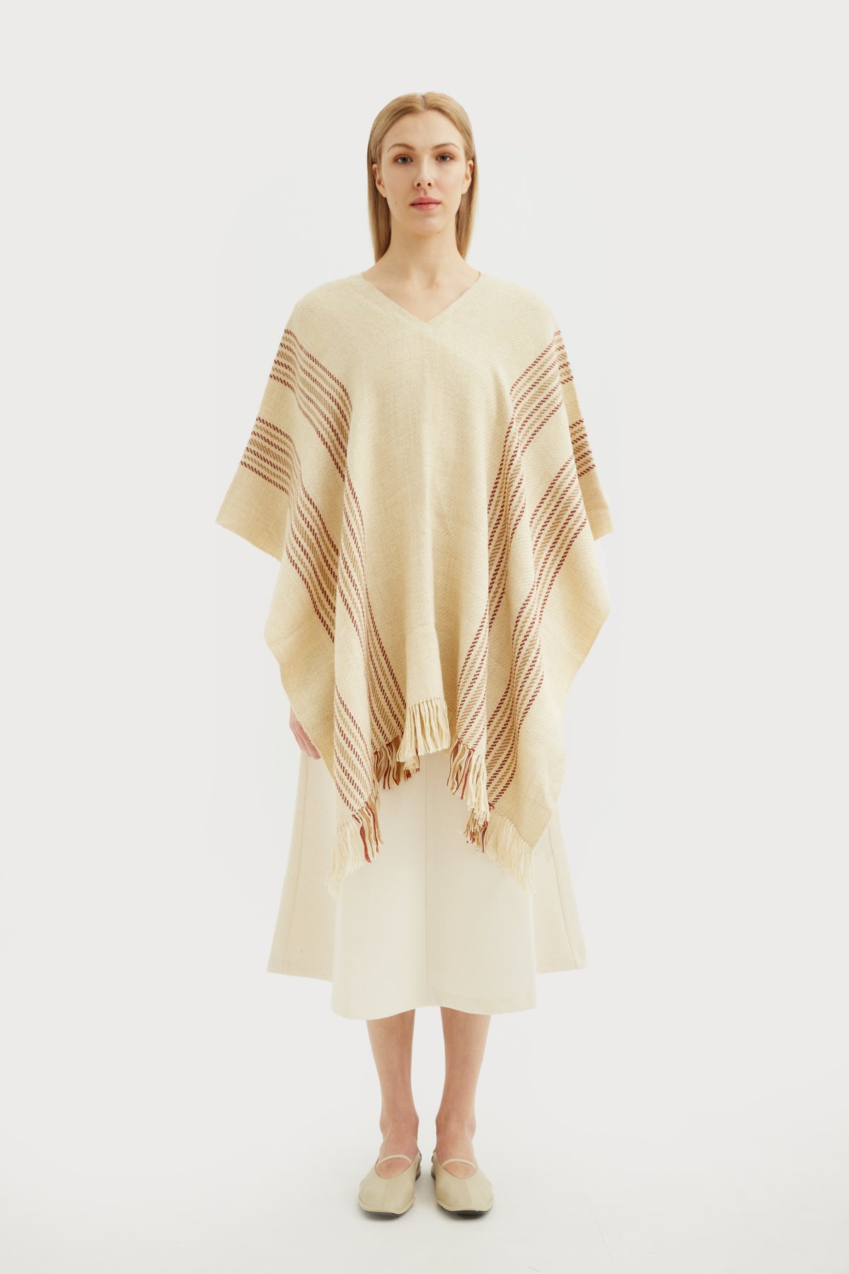 Caléndula: geschlossener Alpaka-Poncho in Beige | TASHAY