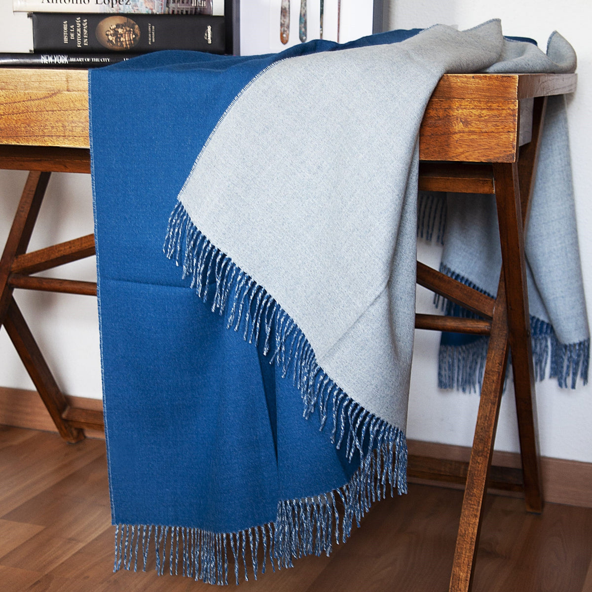 Bromelia: manta bicolor de baby alpaca | TASHAY