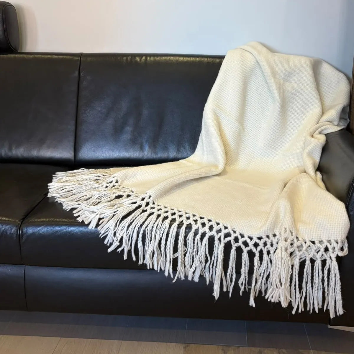 Manta Olmo de baby alpaca con flecos de macramé