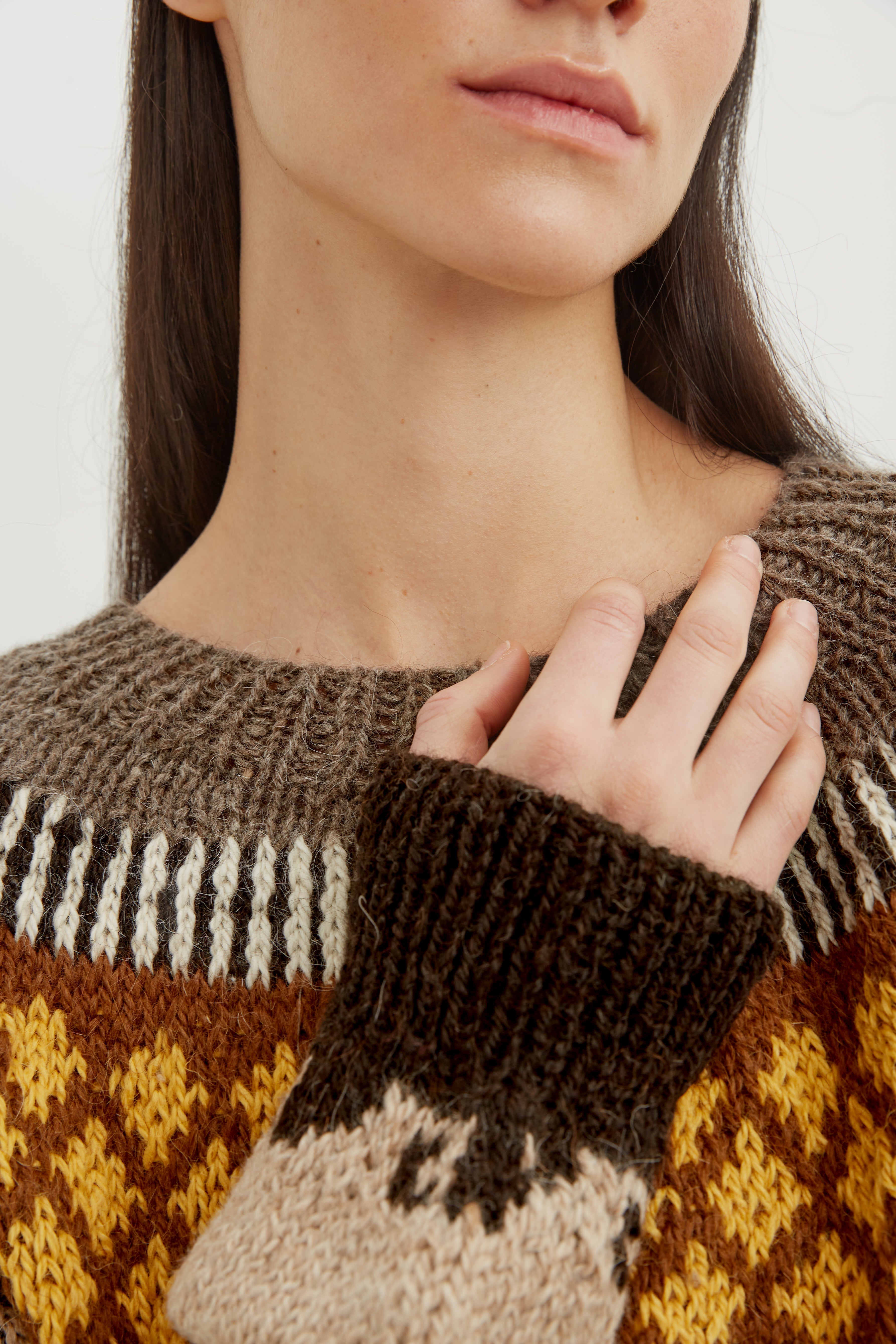 Llama wool sweater with pattern