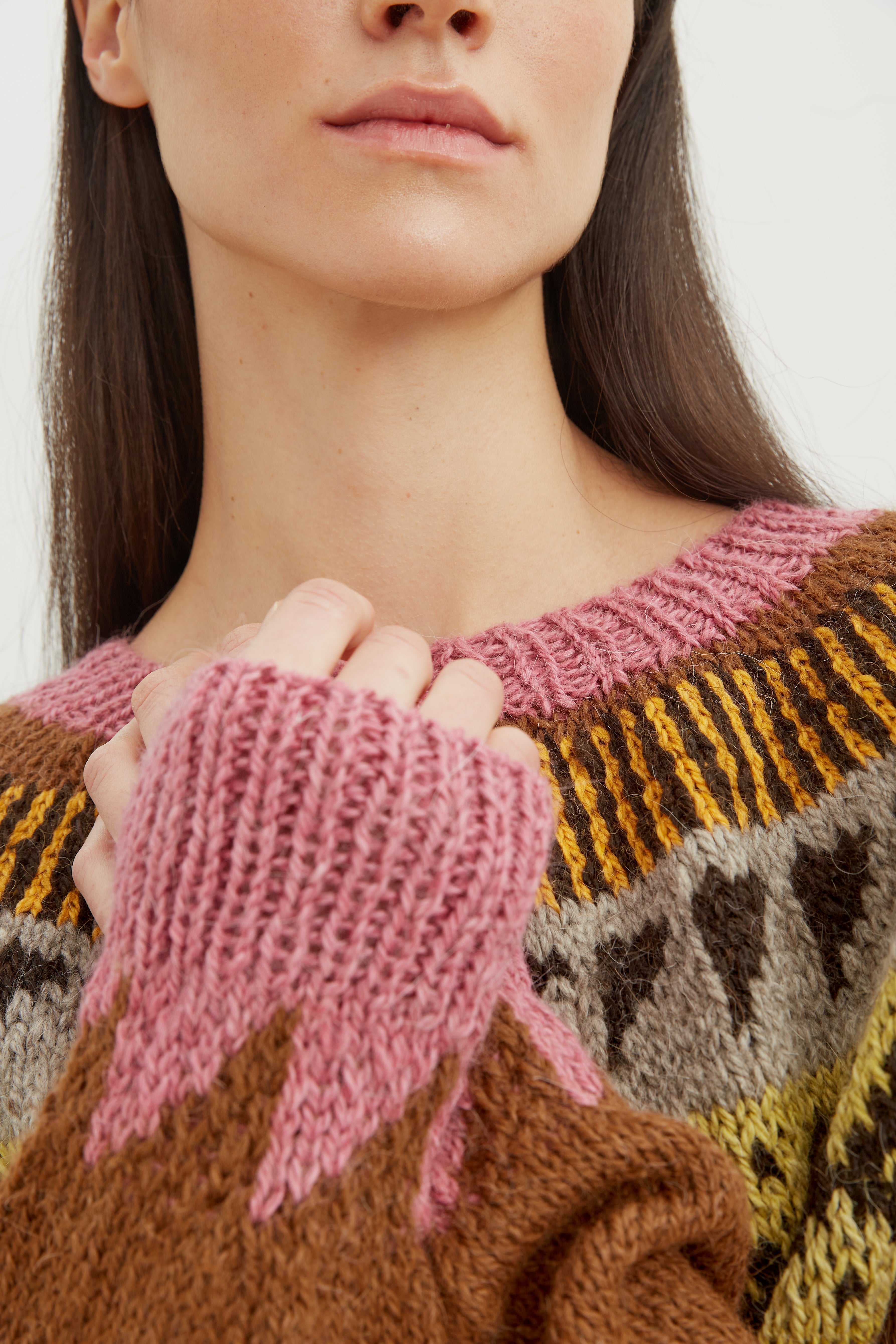 Llama wool sweater with pattern