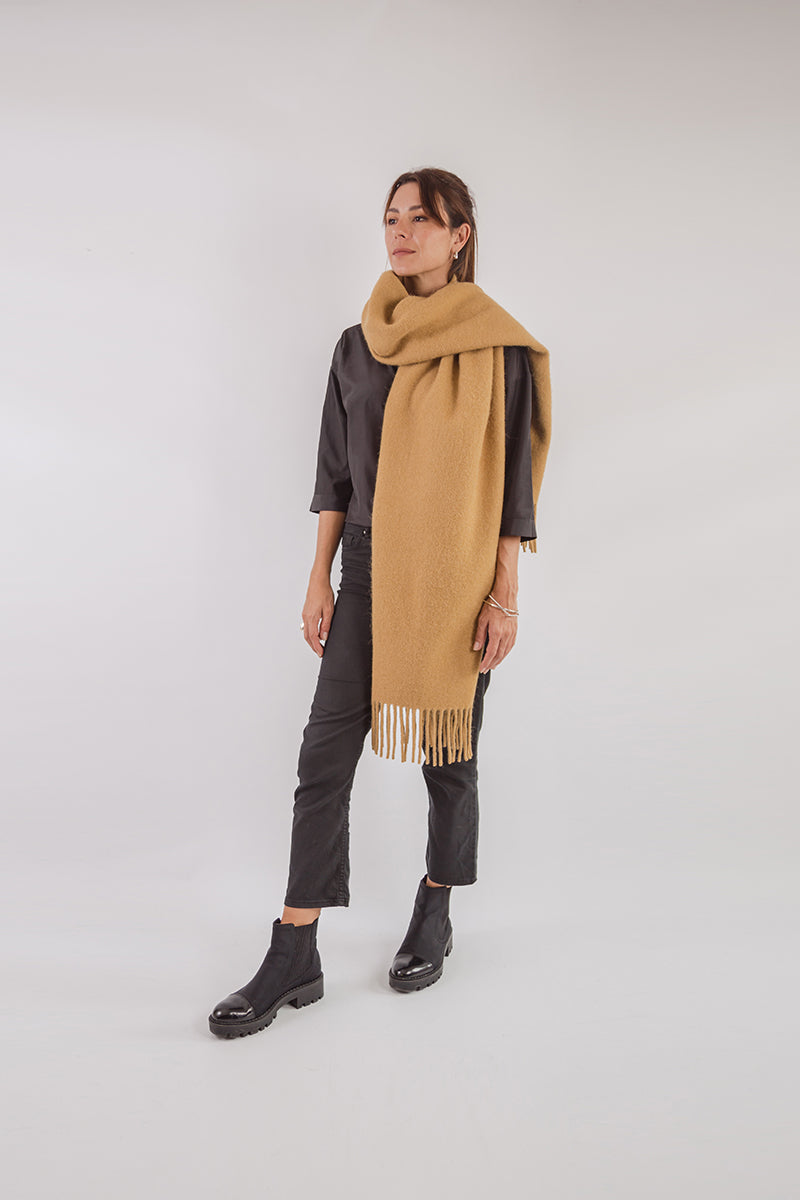 Llama wool scarf in one color