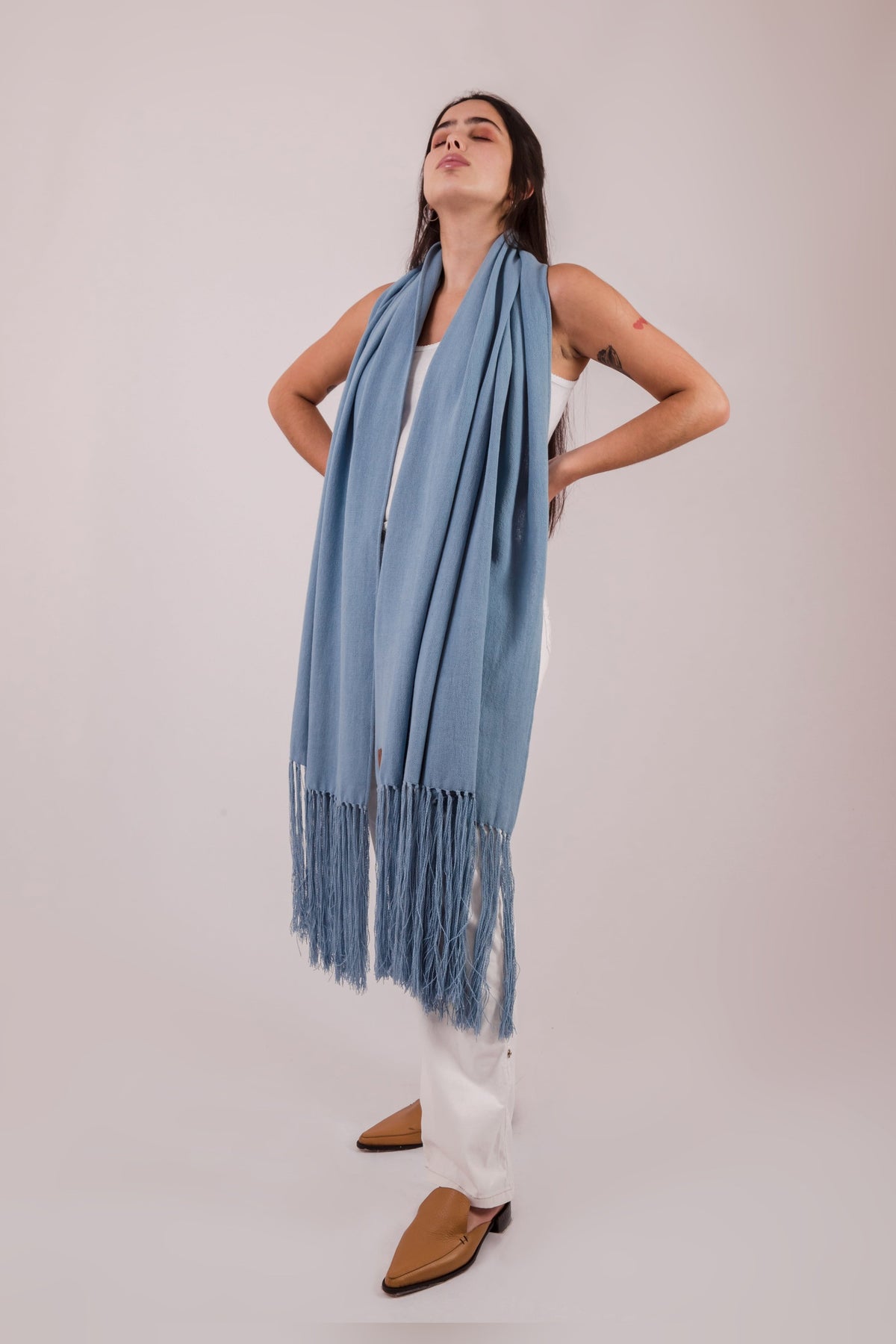 Iris: bufanda XL de algodón en azul | TASHAY